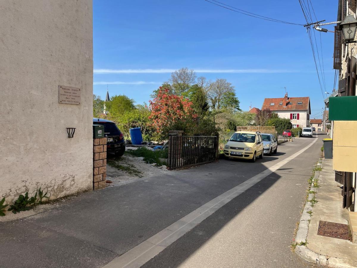 Bienvenue Chez Vous "Appartement Classe 2 Etoiles En Rdc Avec Espace Exterieur Et Parking" Доль Экстерьер фото